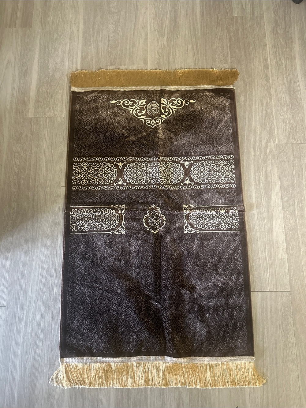 NEW Brown and Gold Decorative Wall Tapestry - Elegant Patterned Accent